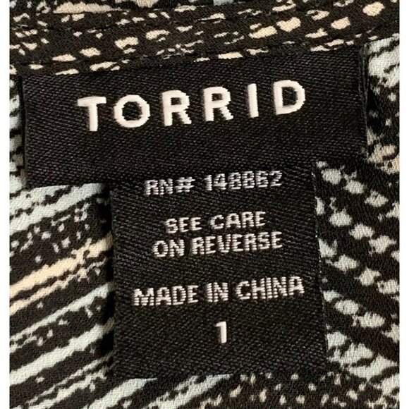 Torrid Women Top Size 1 1X Plus Chevron Sleeveless V Neck Hi Low Hem Pullover - Picture 5 of 7